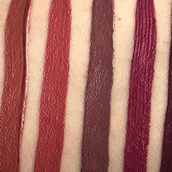 Flower Beauty "Crimson Touch" liquid lipstick - Picture 7 of 9